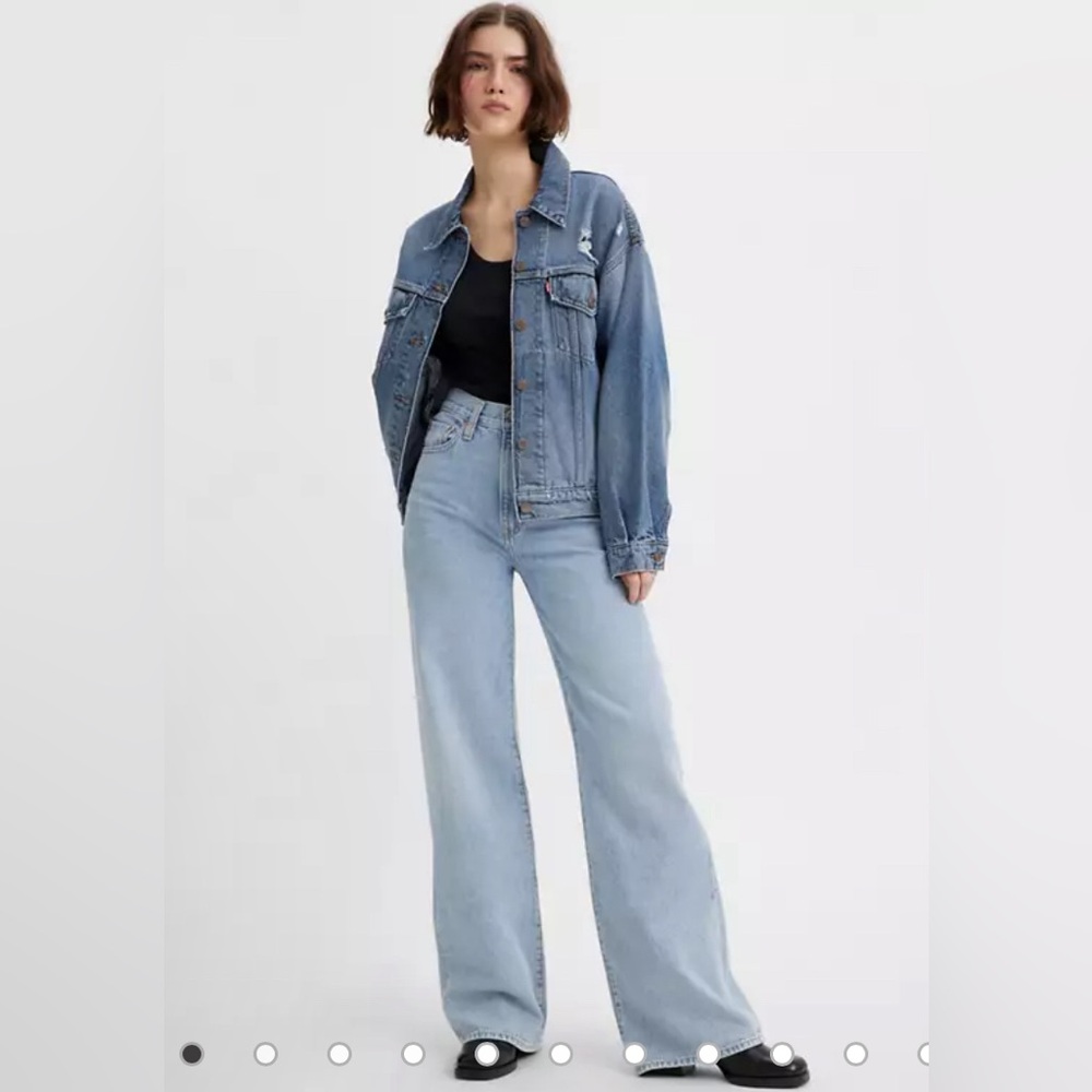❤️SOLD❤️ Levi’s Ribcage Wide Leg Jean Light Wash